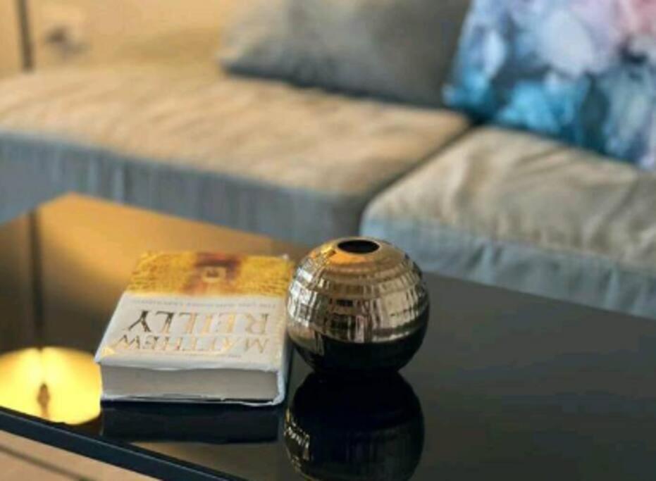 Base Central Pattaya Long Balcony King-Bed With Infinity Pool & Free Netflix! Exterior foto